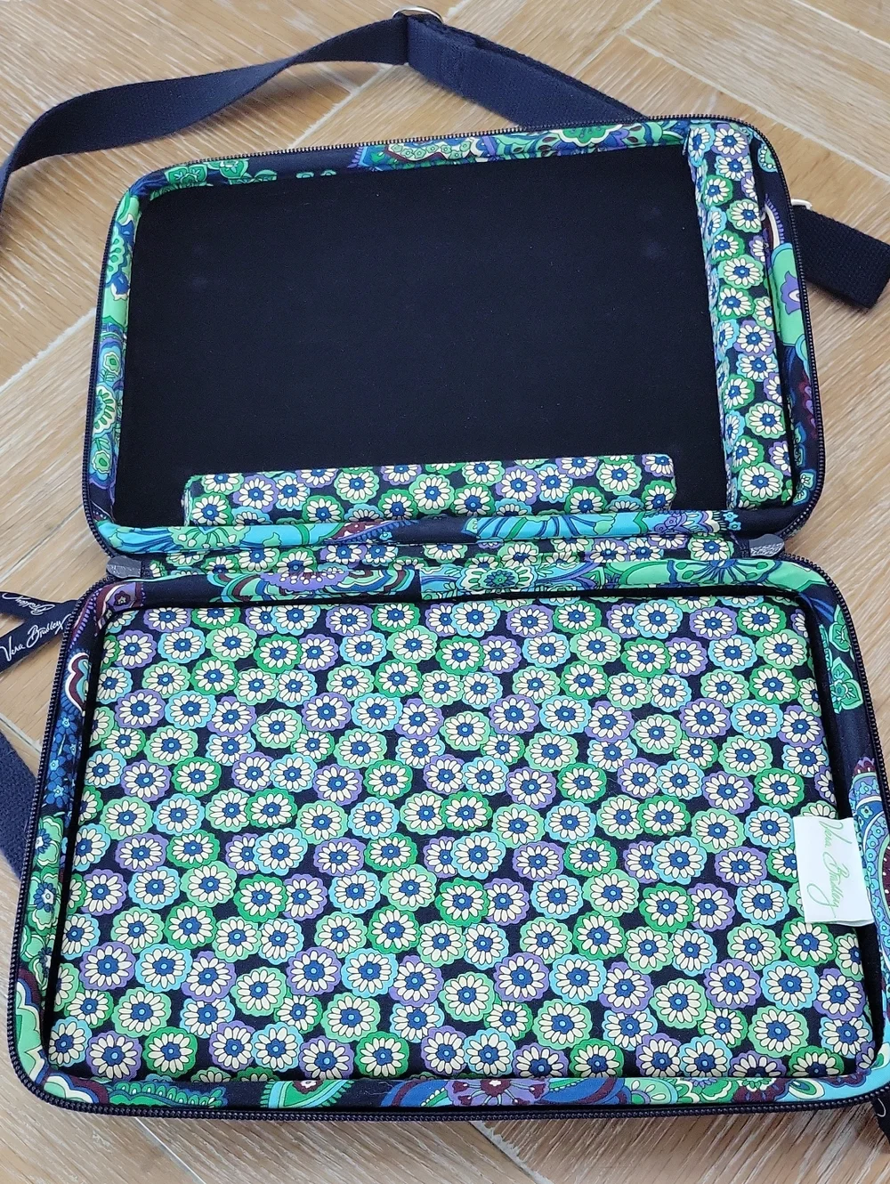 Vera Bradley Hard Shell Lap Top Portfolio Case In Blue Rhapsody